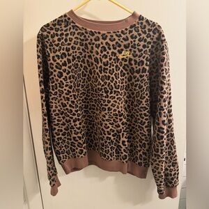 Nike Sweatshirt leopard print. So cozy and comfortable